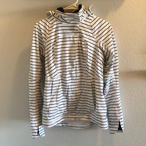 Lululemon jacket size 6